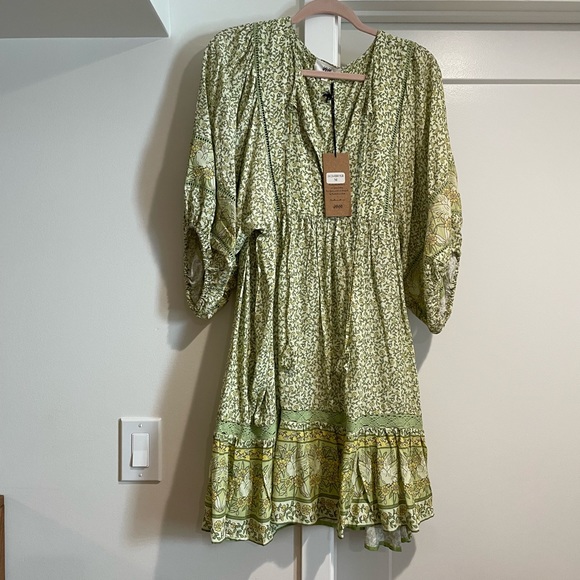 Green boho flowy mini dress size M NWT - Picture 2 of 6
